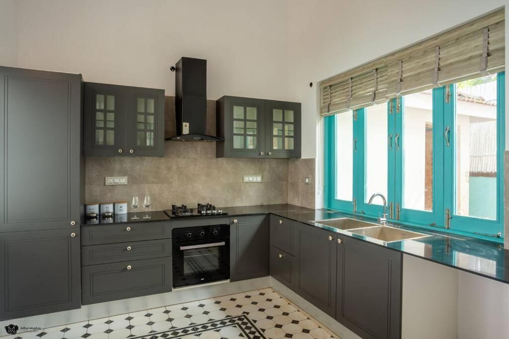 White Banyan Beach Villa, Candolim By The Acacia Villas エクステリア 写真